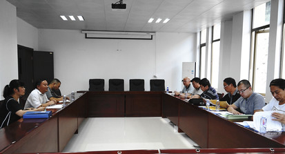 省氣象局專(zhuān)家組對龍巖分公司進(jìn)行2016年防雷安全專(zhuān)項督查。圖為座談會(huì )，葉莉攝[2].jpg