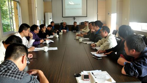 吳彩洪董事長(cháng)等到永春分公司征求民主生活會(huì )職工意見(jiàn)與建議。（陳宏金）[2].jpg