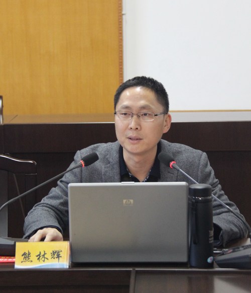 公司召開(kāi)黨委中心組學(xué)習擴大會(huì )、黨政聯(lián)席會(huì ) 020[2].jpg