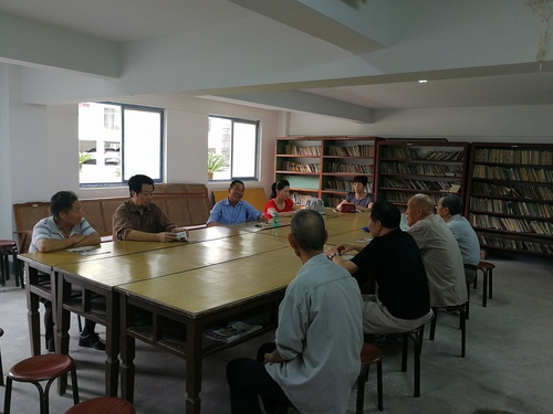 鄭若男：社區辦黨支部學(xué)習廖俊波.jpg