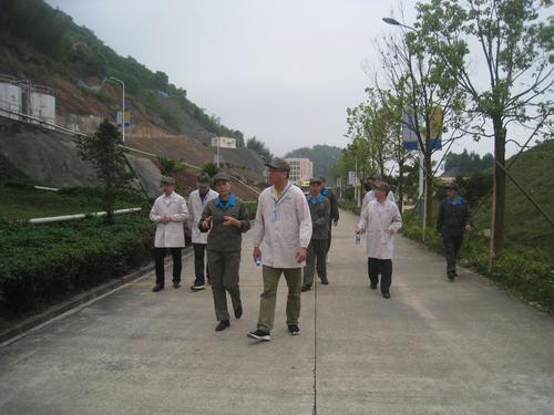 雷韜：省工信廳裝備工業(yè)處蒞臨?？讫垘r分公司進(jìn)行民爆行業(yè)安全生產(chǎn)督查和反恐防范專(zhuān)項檢查1.jpg