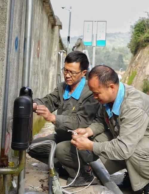 鐘強光1：龍巖分公司“監控安裝隊”.jpg