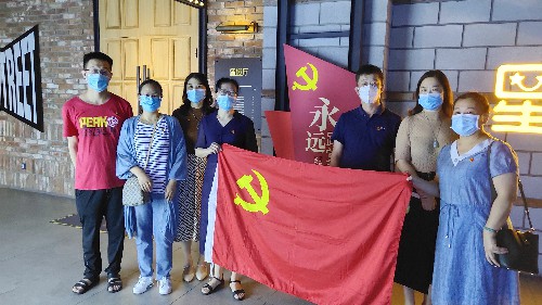 ?？剖∶?#65533;? 觀(guān)看愛(ài)國主義教育影片《長(cháng)津湖》~1.jpg