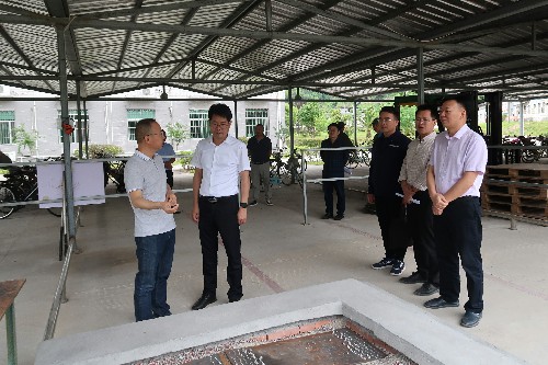 烽林莊忠旭：明溪縣委副書(shū)記、縣長(cháng)陳華偉一行到海峽科化烽林分公司督導、調研安全生產(chǎn)暨防汛備汛工作~1.jpg