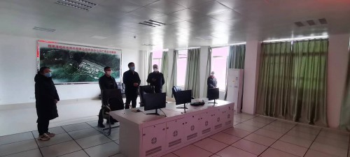 格式工廠(chǎng)龍巖分公�?丁海�?江山鎮黨委書(shū)記黃和到龍巖分公司督導元旦節前安全生產(chǎn)工�?.jpg