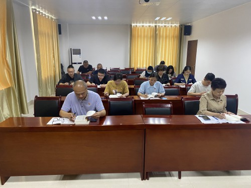 格式工廠(chǎng)龍巖分公�?吳瑤+黨員干部集中學(xué)習.jpg