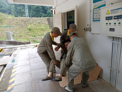 格式工廠(chǎng)歐天賜：乳化二車(chē)間高溫中暑應急處置演�?.jpg