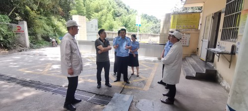 格式工廠(chǎng)龍巖分公�?丁海�?福建省公安廳督察組到龍巖分公司開(kāi)展涉槍涉爆企業(yè)安全檢�? (1).jpg
